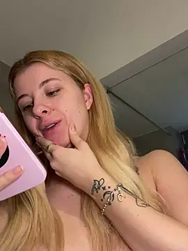 Mia-Minou online show from February 2025 12:05:02 PM