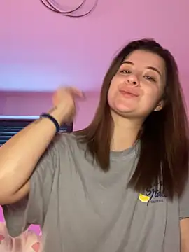 Mia-Minou online show from September 2025 11:09:01 AM