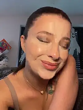 Mia-Minou online show from October 2025 11:08:02 AM