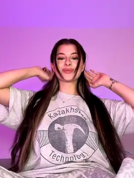 Mia-Minou online show from November 2025 07:01:02 PM