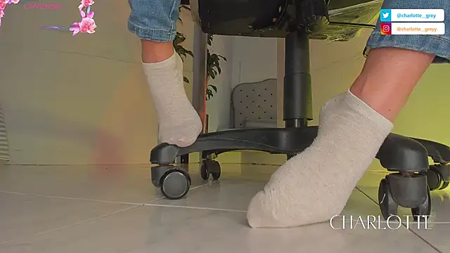 charlotte  grey online show from November 2025 08:53:01 PM