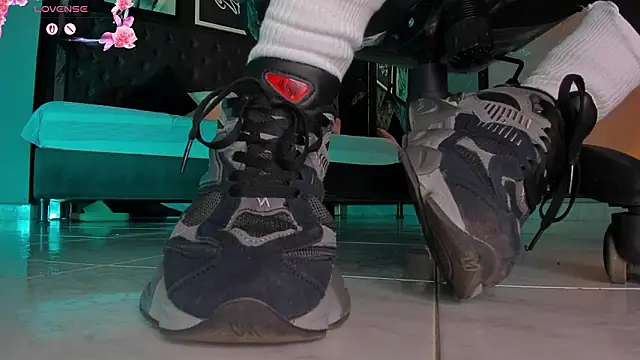 charlotte  grey online show from February 2026 08:16:01 PM