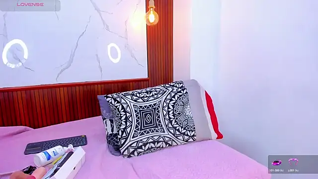 Mia thompson 19 online show from April 2026 08:25:02 PM