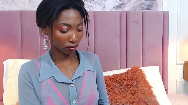 SabrinaDevill online show from February 2025 07:19:02 PM