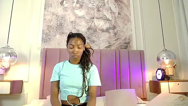 Snapshot of SabrinaDevill chatting on June 2026 01:23:02 PM SabrinaDevill online show from June 2026 01:23:02 PM
