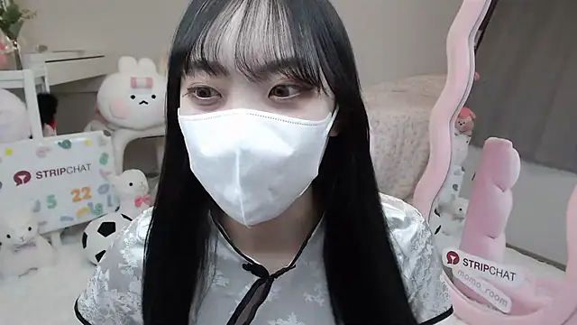 momo room online show from February 2025 10:07:02 AM