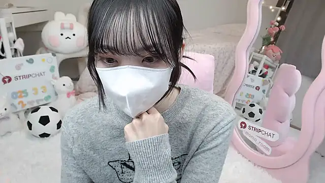 momo room online show from March 2025 10:38:02 AM