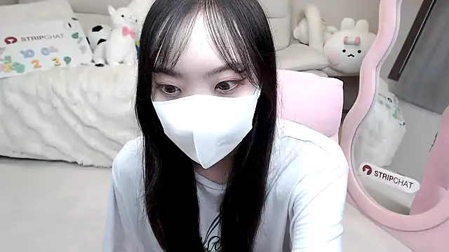 momo room online show from October 2025 06:33:01 AM