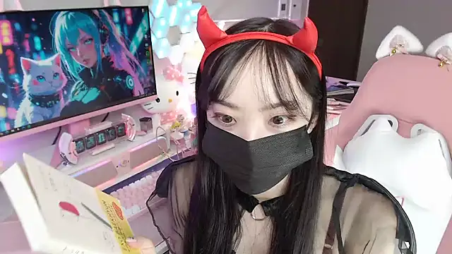 momo room online show from October 2025 10:38:02 AM