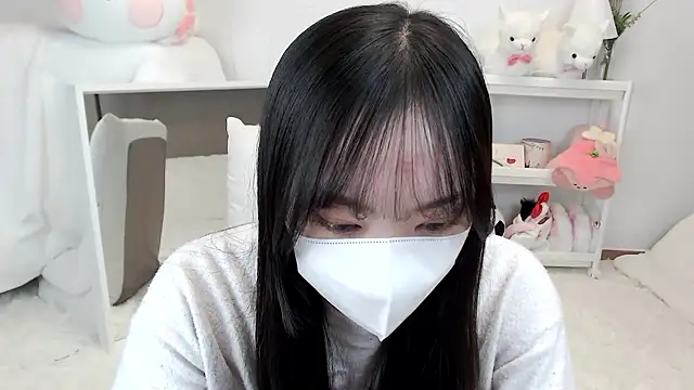 momo room online show from April 2026 12:52:02 PM