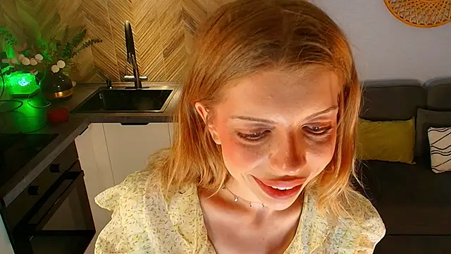 Snapshot of Hannah_Carr chatting on June 2026 04:27:02 PM Hannah Carr online show from June 2026 04:27:02 PM