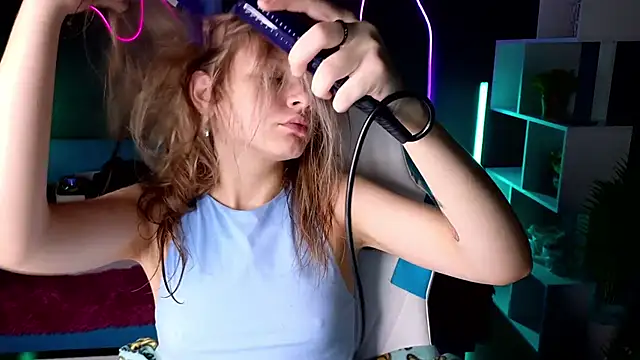 LitaBrom online show from December 2024 01:17:01 AM