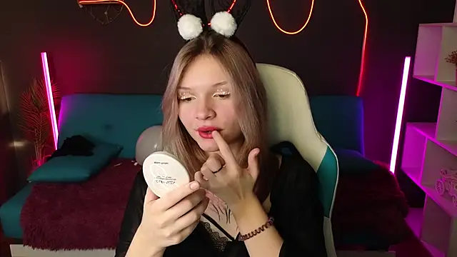 LitaBrom online show from December 2024 04:42:02 AM