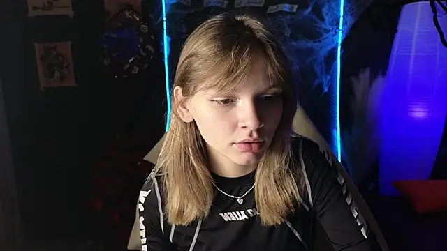 LitaBrom online show from October 2025 02:06:02 AM