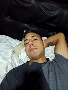 Snapshot of Cristian-2024 chatting on February 2025 09:17:01 PM Cristian-2024 online show from February 2025 09:17:01 PM