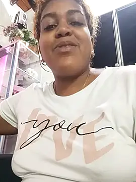 ELLA KELLY online show from April 2026 12:11:02 PM