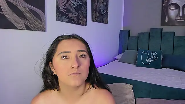 Kathia Morelli online show from November 2025 11:45:01 AM