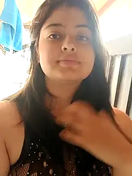 Stephania 18 online show from February 2025 07:03:01 PM