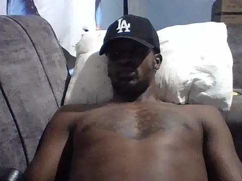 Snapshot of Tonedom chatting on October 2025 09:48:02 PM Tonedom online show from October 2025 09:48:02 PM