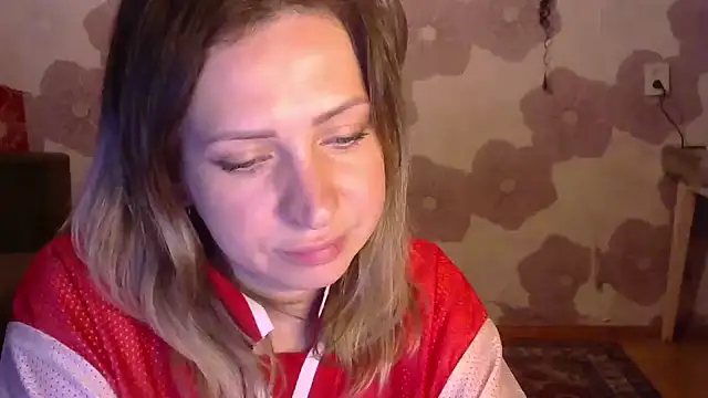 Snapshot of Queen_Daenerys chatting on September 2025 08:09:01 PM Queen Daenerys online show from September 2025 08:09:01 PM