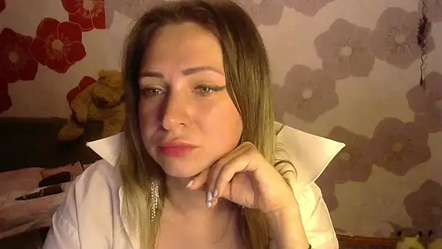 Snapshot of Queen_Daenerys chatting on September 2025 07:47:02 PM Queen Daenerys online show from September 2025 07:47:02 PM