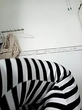    Erin    online show from September 2025 03:55:02 AM