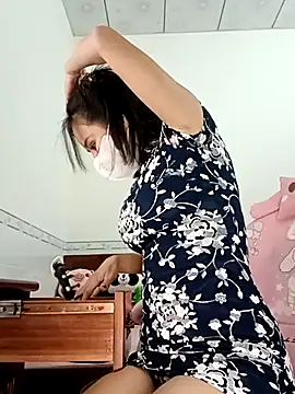    Erin    online show from December 2025 03:12:01 AM