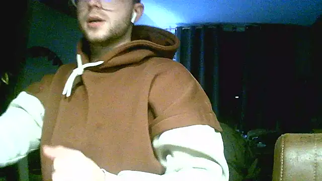Snapshot of brendonsteamy chatting on March 2025 10:44:01 AM brendonsteamy online show from March 2025 10:44:01 AM