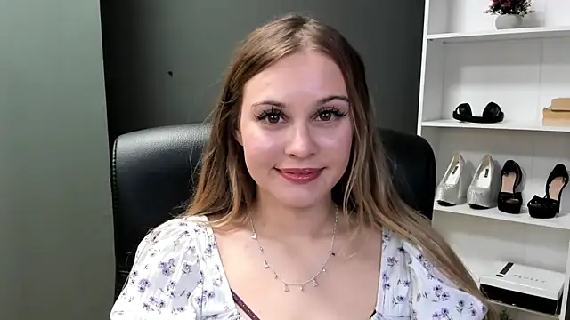 Snapshot of kitty_valeria chatting on April 2026 08:48:01 PM kitty valeria online show from April 2026 08:48:01 PM