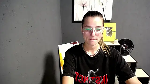 lady olivia  online show from September 2025 04:09:02 PM