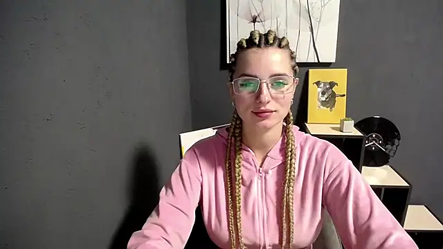 lady olivia  online show from October 2025 03:56:02 PM