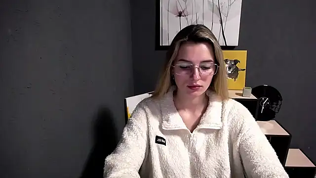 lady olivia  online show from March 2026 04:36:01 PM