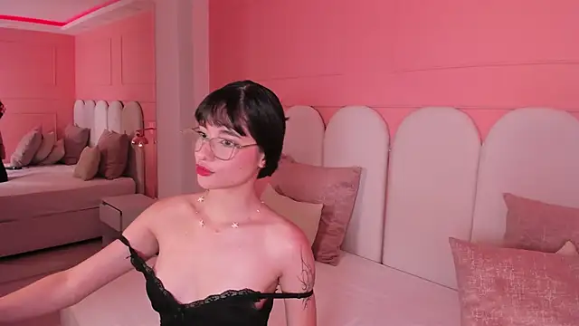 emilly williams  online show from December 2024 08:12:02 PM