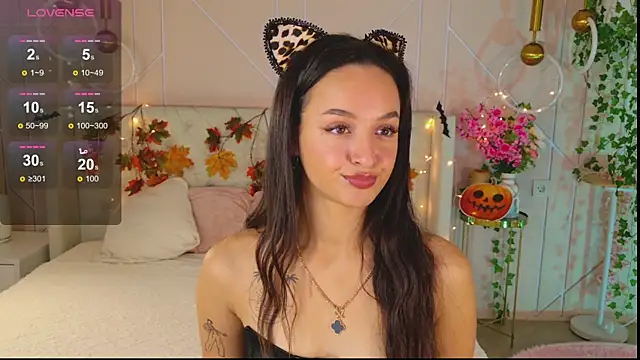 Lolly Neal online show from October 2025 05:00:02 AM