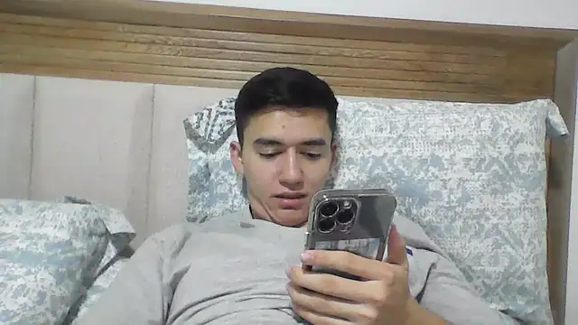 Snapshot of Estebitan_vm chatting on September 2025 05:35:02 AM Estebitan vm online show from September 2025 05:35:02 AM