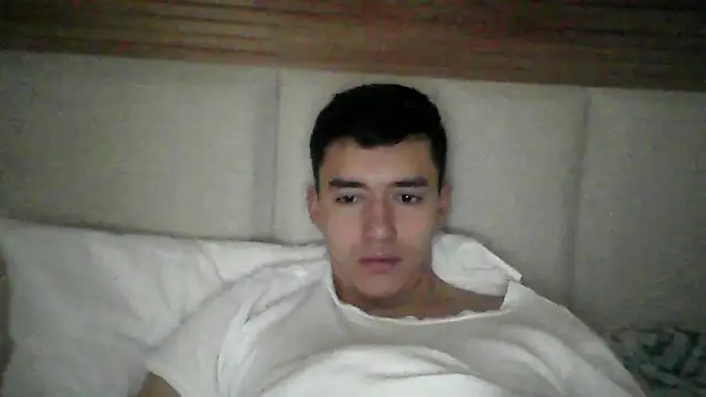 Snapshot of Estebitan_vm chatting on October 2025 02:47:01 PM Estebitan vm online show from October 2025 02:47:01 PM