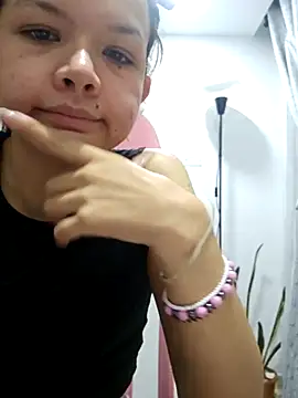 azumiichan online show from April 2026 01:19:01 AM