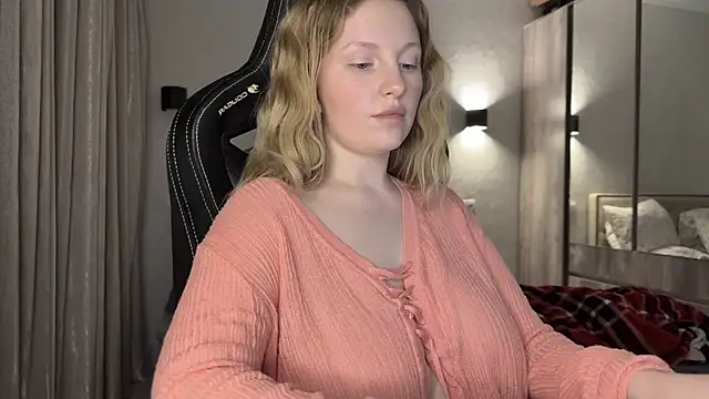 Snapshot of x_ivy_x chatting on February 2025 06:19:01 PM x ivy x online show from February 2025 06:19:01 PM