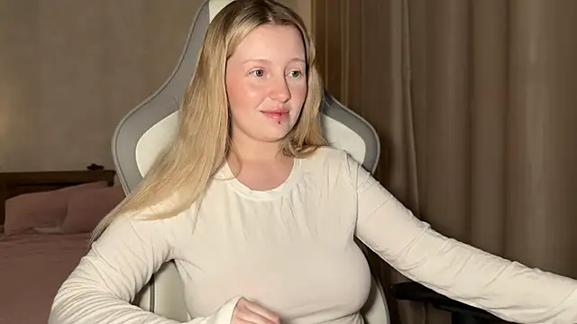 Snapshot of x_ivy_x chatting on October 2025 04:47:01 PM x ivy x online show from October 2025 04:47:01 PM