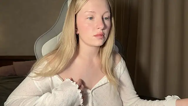 Snapshot of x_ivy_x chatting on October 2025 05:46:01 PM x ivy x online show from October 2025 05:46:01 PM