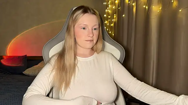 Snapshot of x_ivy_x chatting on December 2025 04:47:01 PM x ivy x online show from December 2025 04:47:01 PM