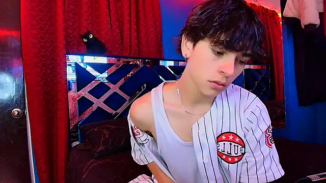 Luke Howland online show from November 2025 12:35:02 AM