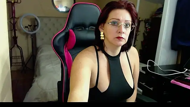 Carol Scottt online show from March 2025 04:42:02 PM