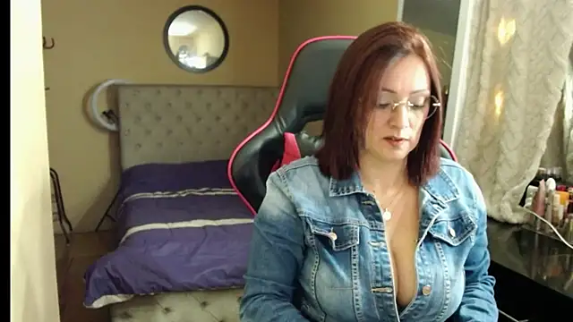 Carol Scottt online show from September 2025 05:01:02 AM