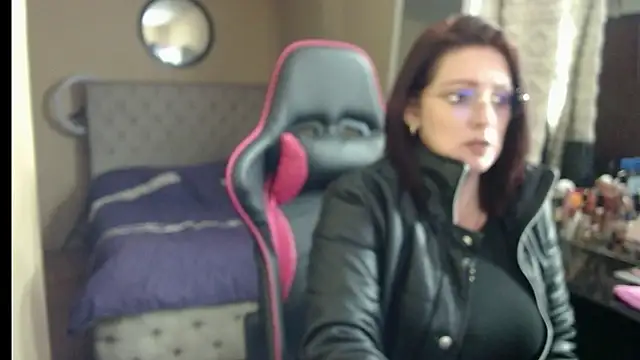 Carol Scottt online show from November 2025 03:12:02 AM