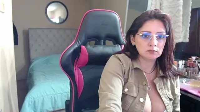 Carol Scottt online show from March 2026 11:01:01 PM