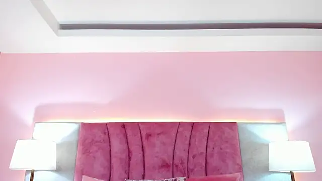 Snapshot of SophiaLaurens chatting on January 2025 08:32:01 PM SophiaLaurens online show from January 2025 08:32:01 PM