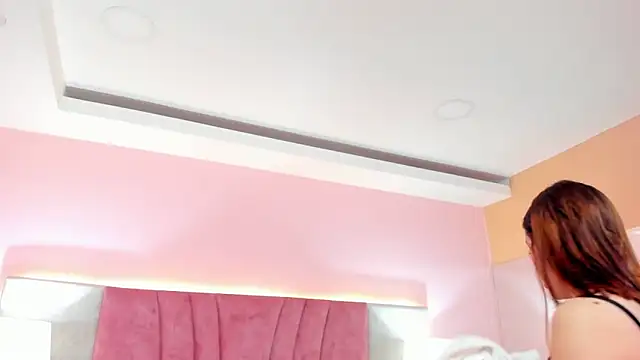 Snapshot of SophiaLaurens chatting on February 2025 12:06:02 PM SophiaLaurens online show from February 2025 12:06:02 PM