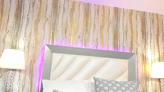 Snapshot of SophiaLaurens chatting on February 2025 07:16:01 PM SophiaLaurens online show from February 2025 07:16:01 PM