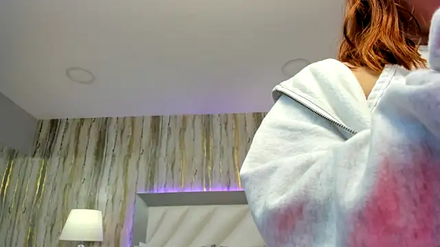 Snapshot of SophiaLaurens chatting on February 2025 04:07:01 PM SophiaLaurens online show from February 2025 04:07:01 PM